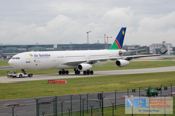 06.08.2012 V5-NMF Air Namibia A340-311