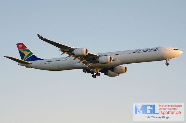 19.05.2013 ZS-SNB South African Airways A340-642