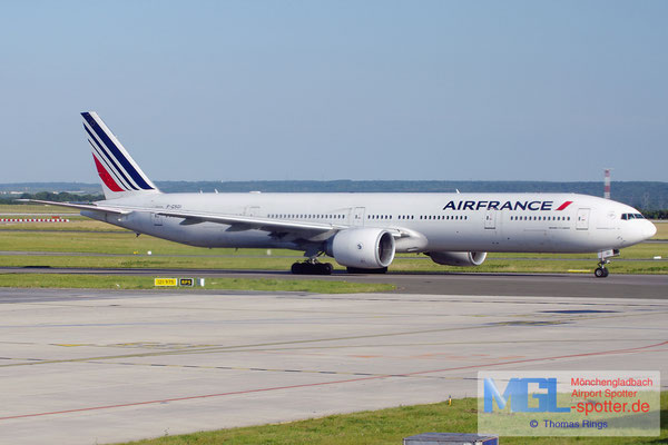 18.06.2014 F-GSQI Air France B777-328ER