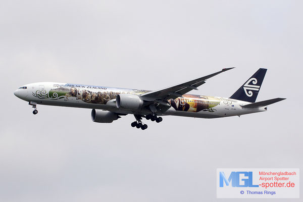 19.06.2014 ZK-OKP Air New Zealnad / The Hobbit B777-319ER