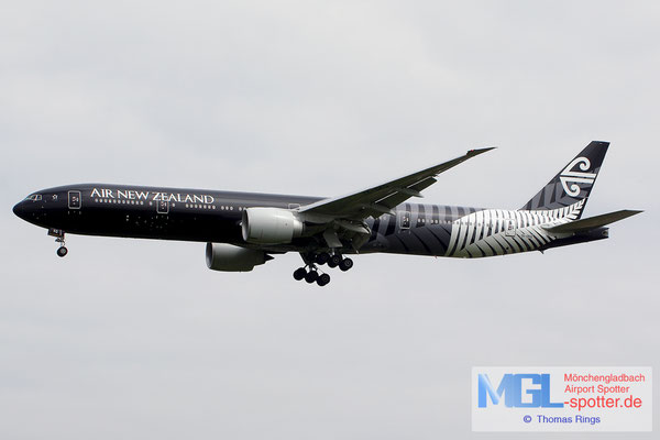 20.06.2014 ZK-OKQ Air New Zealand / All blacks B777-319ER