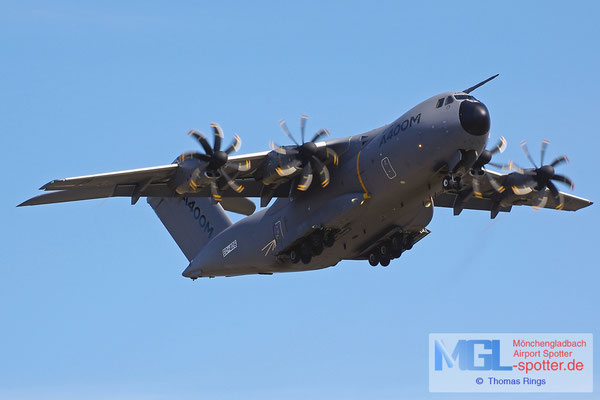 31.03.2015 EC-406 (ZM401) Airbus A400M-180