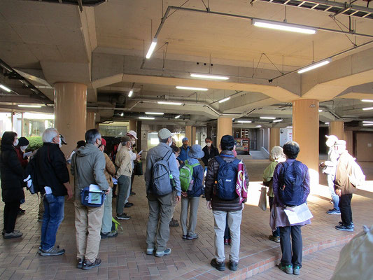 多摩境駅　14:25解散  　今回やや長めのコースでしたが、皆様最後までありがとうございました。  　町田市の「多摩境」は１都３県「本当に住みやすい街大賞2022」で、辻堂（神奈川県）、川口（埼玉県）に続いて第３位にランクインしました。 　多摩境の魅力は「家が広く、公園・自然が豊かで、買い物も便利」 　隣の橋本駅には、リニア中央新幹線の駅も開業予定です。  