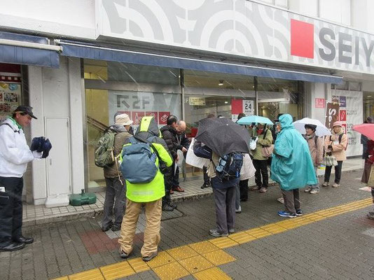 新所沢駅西友の前で解散  皆さん、雪の中、お疲れ様でした