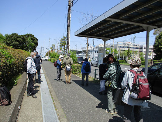 「京王多摩車庫前」バス停で解散　(12:00)  　ご参加の皆様、ありがとうございました。