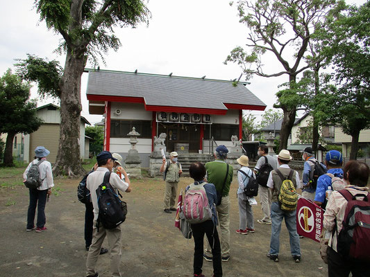 日野宮神社  　地名日野の由来となった日奉宗頼が武蔵国の国司となり、その孫西内大夫宗忠が西党の始祖として、その子孫が祖神を祀り日野宮権現と称しました。