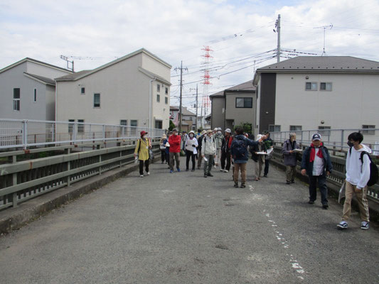 鎌倉道陸橋―２  宮田団長による説明状況