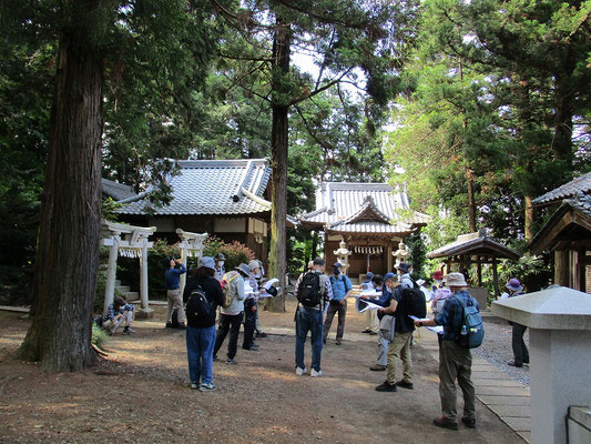 大蔵館跡  　木曾義仲の父帯刀先生源義賢が居館として築造した館跡で、土塁や空堀などが残されています。