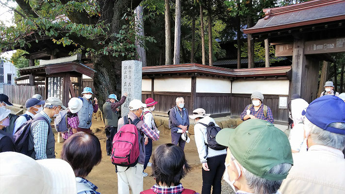 廣園寺で解散（15:15）  廣園寺は、臨済宗南禅寺派の寺院である。 山号は兜卒山（とそつざん）。 境内は 東京都の史跡 に指定されている。 創建六百年の由緒ある古刹。