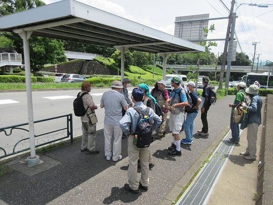 京王多摩車庫前バス停で解散　12:00