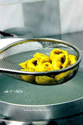 tortelloni con sfoglia al prezzemolo 18€/kg