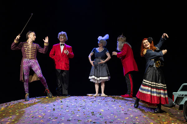 Leonce u Lena/Büchner , Regie: Vanja u Peter Fuchs, pic by Bettina Frenzel