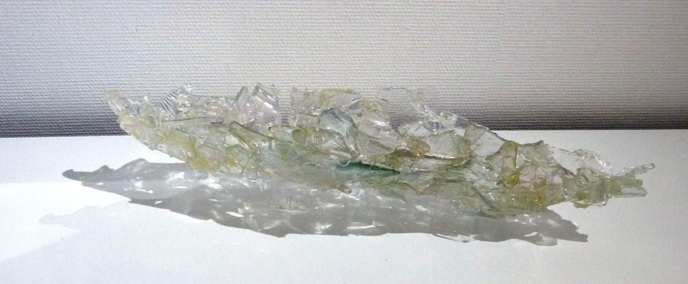 Pathos, Lee Baumgarten, broken glass, 71x20 cm