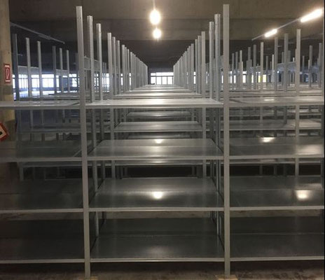 Gebrauchte Industrie Fachbodenregale ohne Kreuze hinten am Regal, ideal auch zum hintereinander stellen. lagerconsulting.at