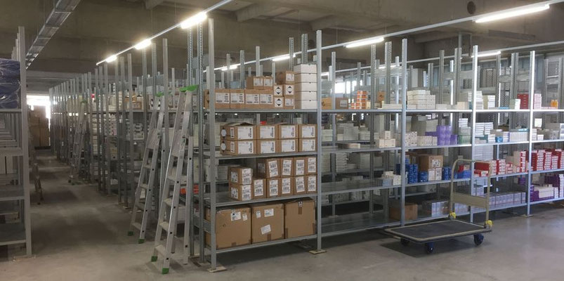 Gebrauchte Lagerregale 1 Grundregal + Anbauregale mit je 4 Fachböden pro Feld (letzes Fach offen für höheres Lagergut) -  lagerconsulting.at