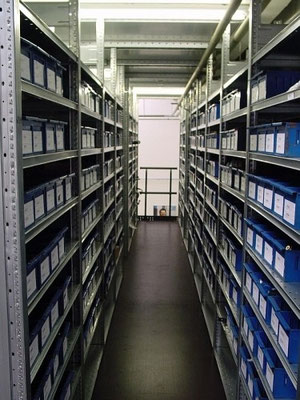 Stockregalanlage, mit Stufen nach oben