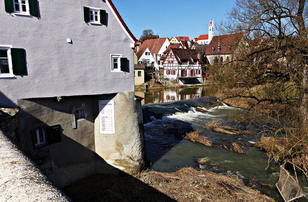 Hier sieht man die Tafel der Hochwasserstände