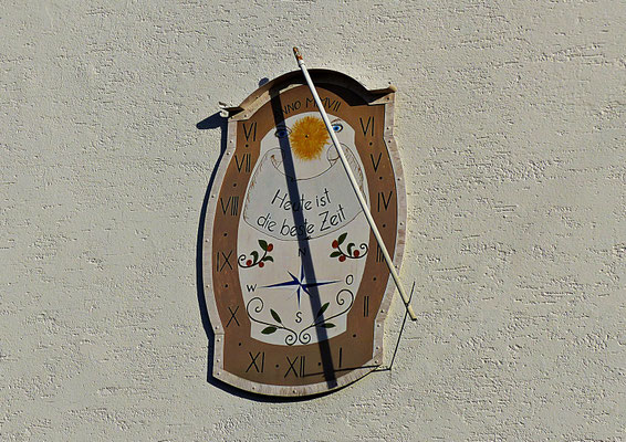 Sonnenuhr