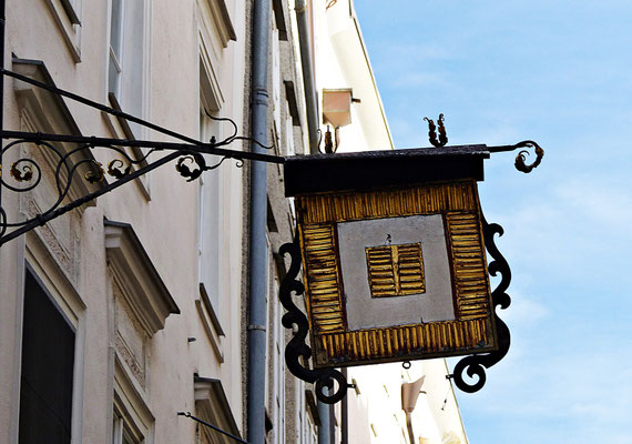 Nasenschild in Salzburg