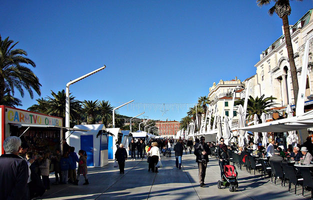 Eingang zum Weihnachtsmarkt