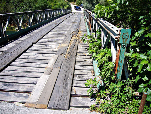 Alte Brücke über die Cetina