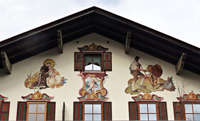 Lüftlmalereien von der Familie Pfeffer