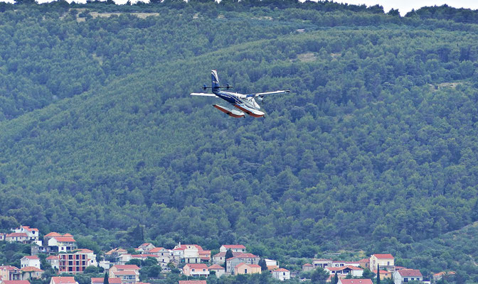 Wasserflugzeug über Chiovo