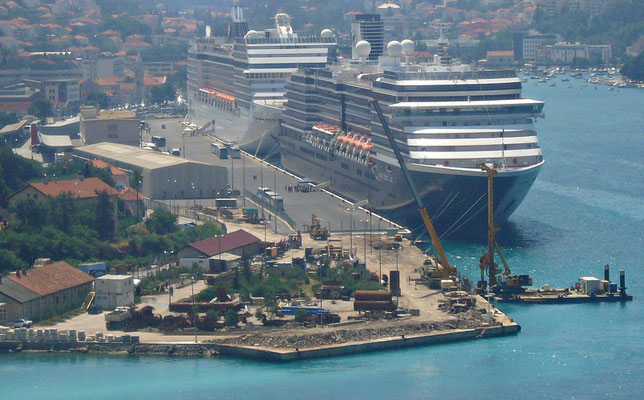 Im Hafen Gruz