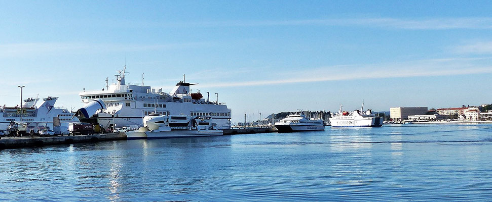 Der Hafen in Split