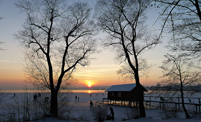 Winterlicher Sonnenuntergang beim Ammersee