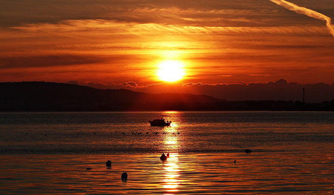 Ein Sonnenuntergang im Dezember in Kastel Stafilic