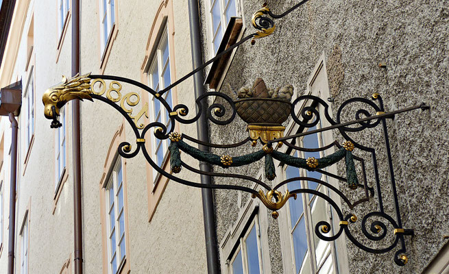 Nasenschild in Salzburg