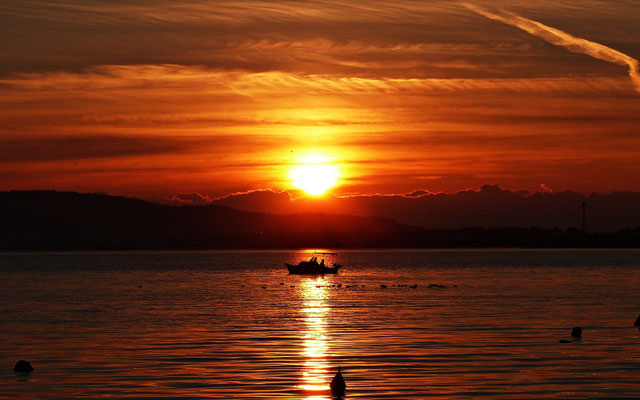 Ein Sonnenuntergang im Dezember in Kastel Stafilic
