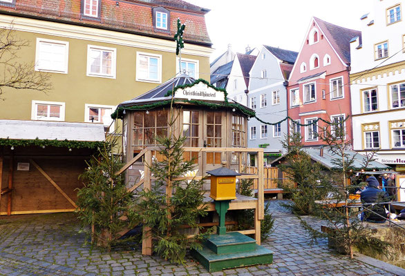 Beim Weihnachtsmarkt