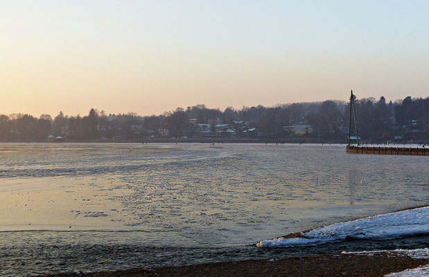 Winterlicher Sonnenuntergang beim Ammersee