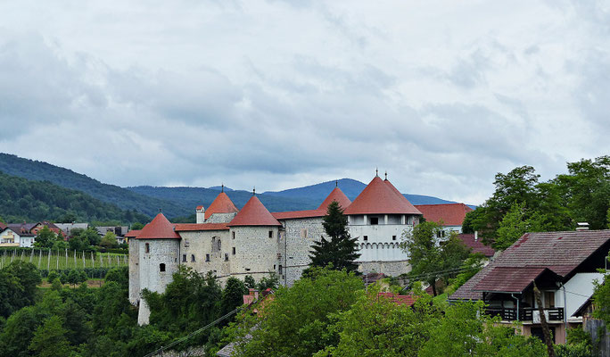 Die Burg in Žužemberk