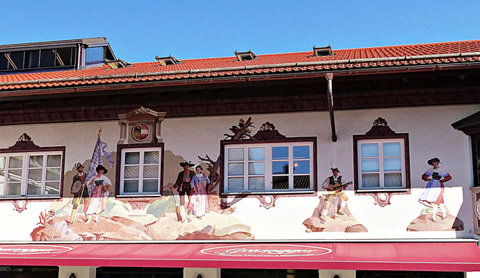 Lüftlmalereien von der Familie Pfeffer