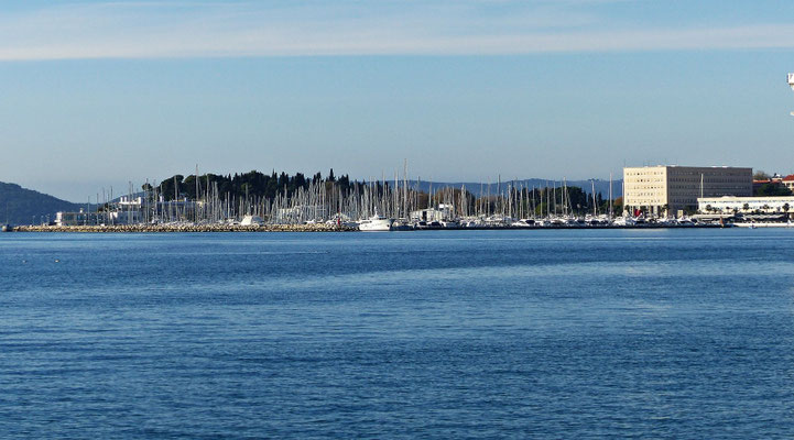 Der Hafen in Split