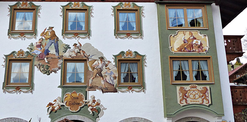 Lüftlmalereien von der Familie Pfeffer