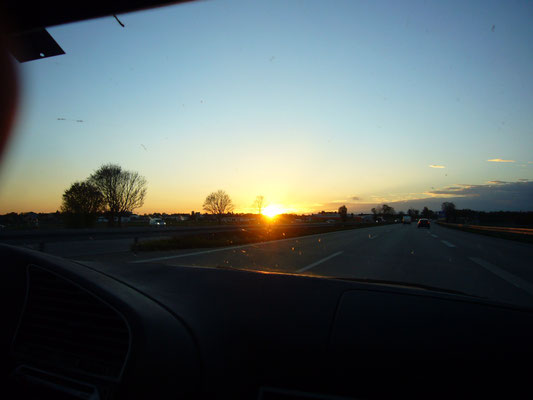 Sonnenuntergang bei der Heimfahrt