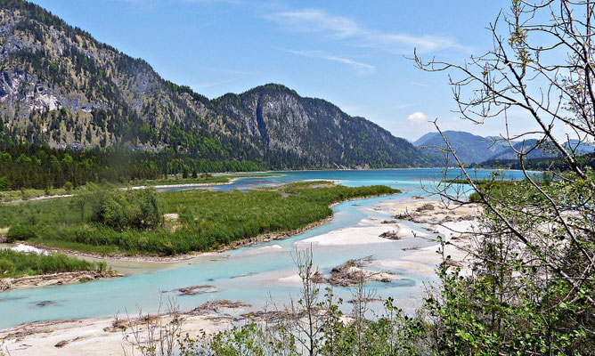 Zulauf der Isar in den Sylvensteinspeicher