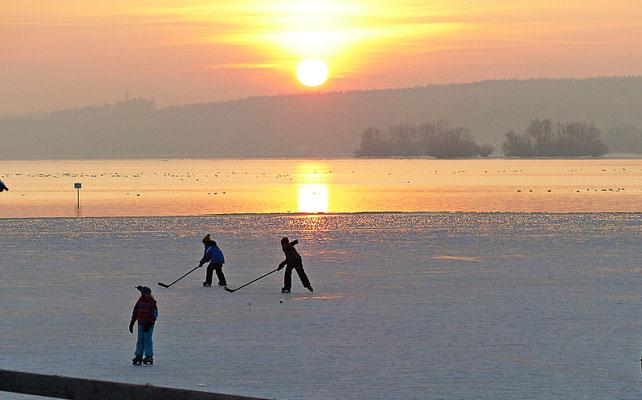 Winterlicher Sonnenuntergang beim Ammersee