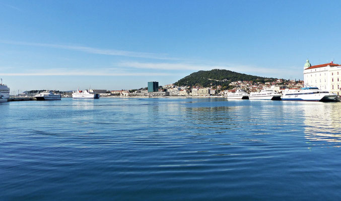 Der Hafen in Split