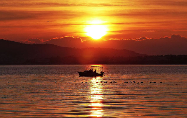 Ein Sonnenuntergang im Dezember in Kastel Stafilic