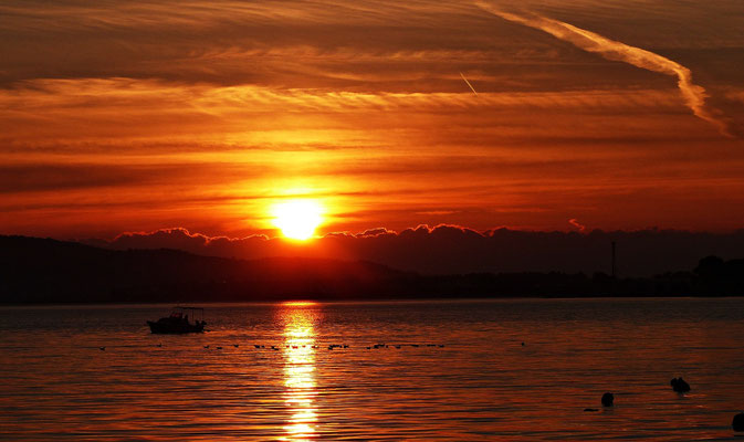 Ein Sonnenuntergang im Dezember in Kastel Stafilic