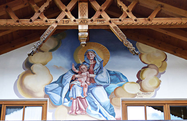 Lüftlmalereien von der Familie Pfeffer