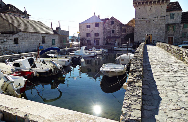Kaštel Gomilica