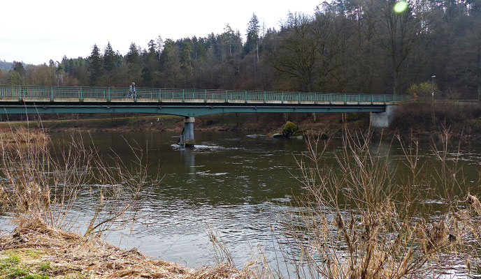Der Fluss Regen im Frühjahr und Herbst