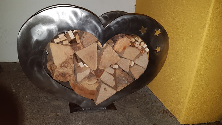 Grosses Holz Herz gefüllt (Holz ist bei uns nicht erhältlich)