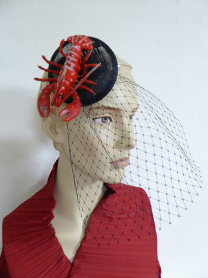 SOLD Black sinamay base with black tulle and a lobster   €75